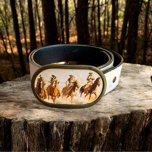 Men’s BELT Western Cowboy Rancher Horses Solid Brass Buckle Grey Leather Belt